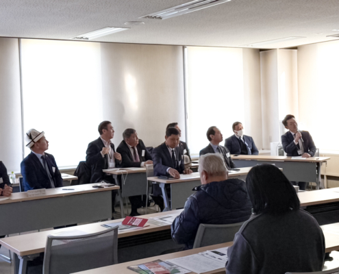 外国人材誘致推進事業 ＜外国の人材送出機関・教育機関を招いた意見交換会＞